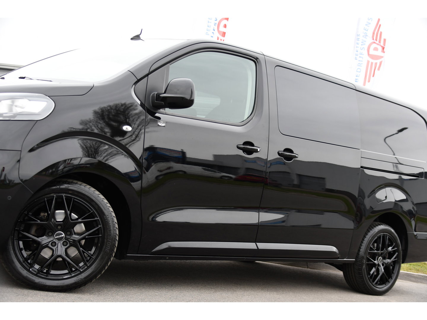 Opel Vivaro 2.0 CDTI L3H1 DC Black Edition Camera, Cruise, Carplay, Stoelverwarming, 2 x Schuifdeur, Sensoren, Clima, Trekhaak, multimedia, Uniek!