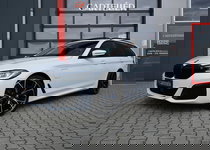 BMW 5 Serie - Touring 530e High Executive M-Sport | Pano | Laser Led | Nappa Mokka Leder | H&K | Head-Up | Softclose | Memory | Ambilight | Carplay | Stoelverwarming voor & achter | Trekhaak | Stuurwielverwarming | Camera | SOH 92%