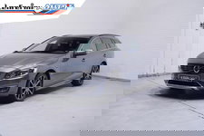 Volvo V60 - 2.4 D5 Twin Engine AWD navigatie lederen bekleding lane-assist stoelverwarming private-glas 18"lmv xenon cruise-controlle bliss botswaarschuwing