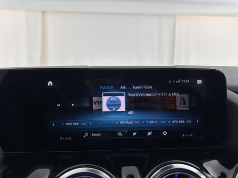 Mercedes-Benz GLA 250 e Business Solution AMG Limited (INCL-BTW) Aut. *PANO | LEATHER-MICORFIBRE | MEMORY-PACK | WIDESCREEN-COCKPIT | MULTIBEAM-LED | AMBIENTLIGHT | KEYLESS | CAMERA | M-BUX-NAVI | ECC | SHIFTPADDLES | PDC | CRUISE | DAB | HEATED