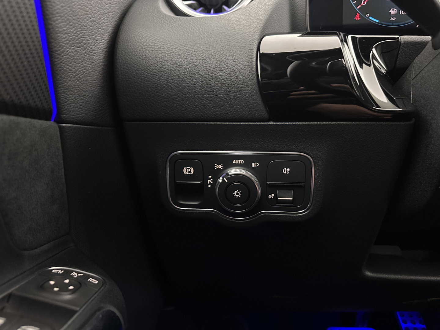 Mercedes-Benz GLA 250 e Business Solution AMG Limited (INCL-BTW) Aut. *PANO | LEATHER-MICORFIBRE | MEMORY-PACK | WIDESCREEN-COCKPIT | MULTIBEAM-LED | AMBIENTLIGHT | KEYLESS | CAMERA | M-BUX-NAVI | ECC | SHIFTPADDLES | PDC | CRUISE | DAB | HEATED