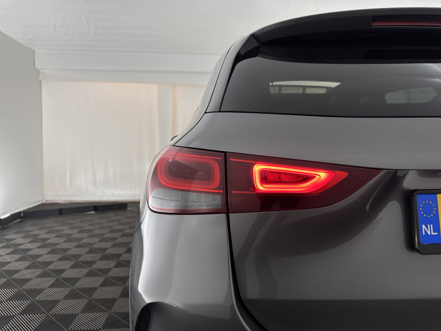 Mercedes-Benz GLA 250 e Business Solution AMG Limited (INCL-BTW) Aut. *PANO | LEATHER-MICORFIBRE | MEMORY-PACK | WIDESCREEN-COCKPIT | MULTIBEAM-LED | AMBIENTLIGHT | KEYLESS | CAMERA | M-BUX-NAVI | ECC | SHIFTPADDLES | PDC | CRUISE | DAB | HEATED