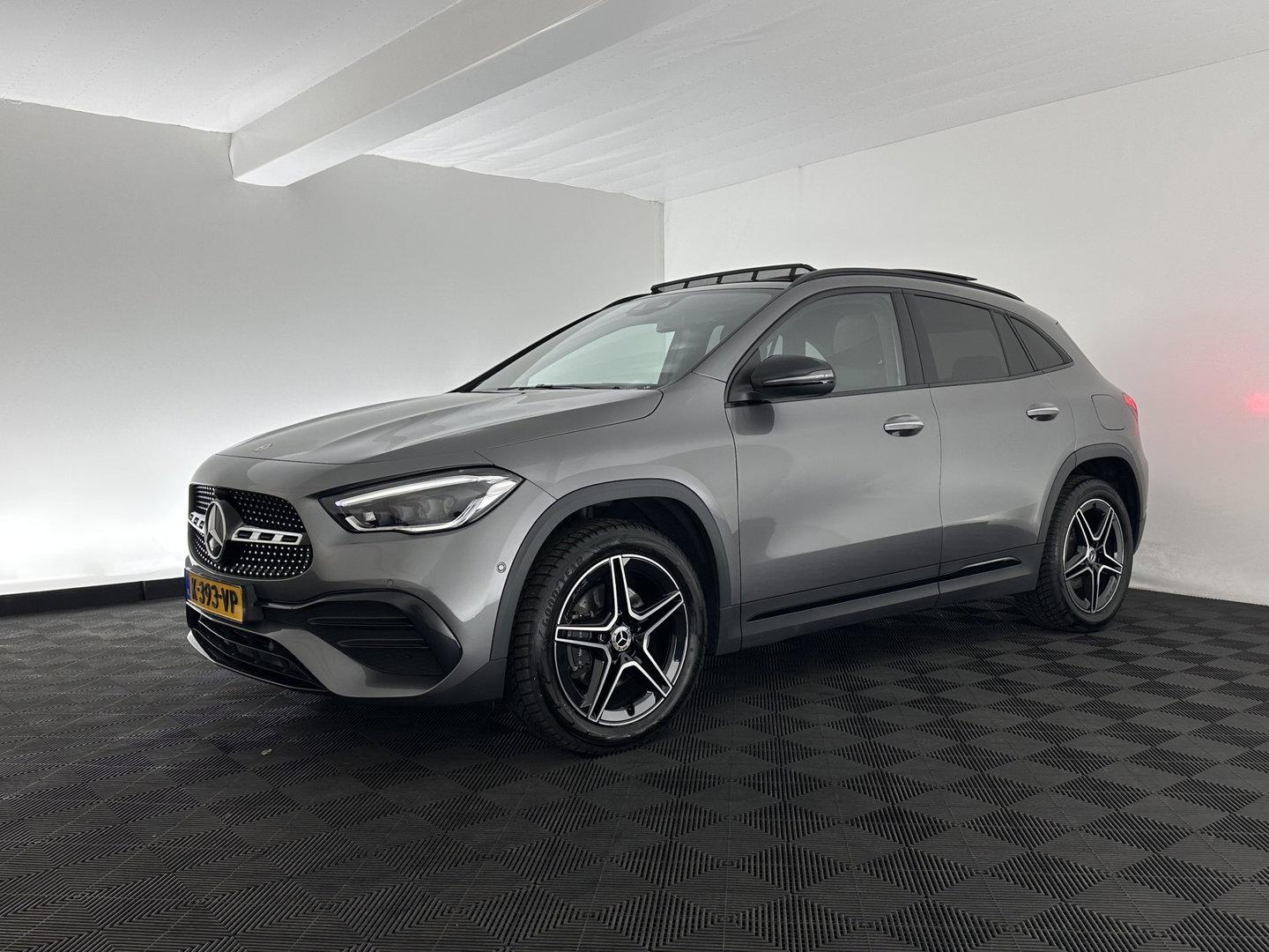 Mercedes-Benz GLA 250 e Business Solution AMG Limited (INCL-BTW) Aut. *PANO | LEATHER-MICORFIBRE | MEMORY-PACK | WIDESCREEN-COCKPIT | MULTIBEAM-LED | AMBIENTLIGHT | KEYLESS | CAMERA | M-BUX-NAVI | ECC | SHIFTPADDLES | PDC | CRUISE | DAB | HEATED