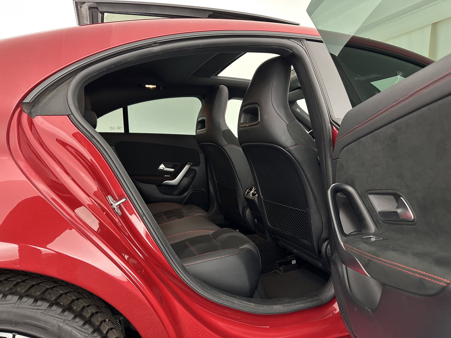 Mercedes-Benz CLA-Klasse 250 e Business Solution AMG Limited (Plug-in) (INCL-BTW) Aut. *PANO | ADAPTIVE-CRUISE | LEATHER-MICORFIBRE | MULTIBEAM-LED | BLINDSPOT | WIDESCREEN-COCKPIT | AMBIENTLIGHT | CAMERA | M-BUX-NAVI | ECC | SHIFTPADDLES | PDC | CRUISE | DAB |