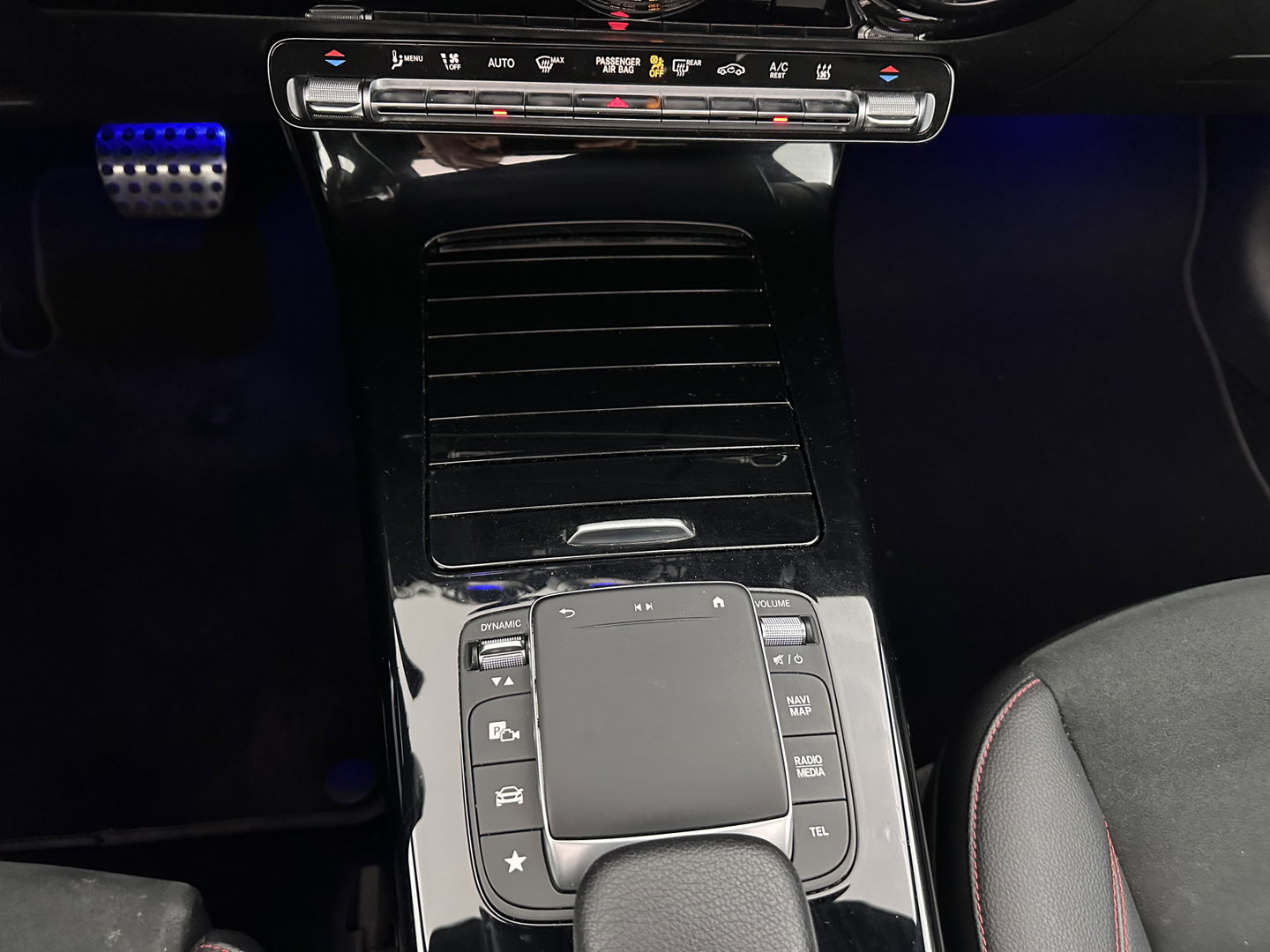 Mercedes-Benz CLA-Klasse 250 e Business Solution AMG Limited (Plug-in) (INCL-BTW) Aut. *PANO | ADAPTIVE-CRUISE | LEATHER-MICORFIBRE | MULTIBEAM-LED | BLINDSPOT | WIDESCREEN-COCKPIT | AMBIENTLIGHT | CAMERA | M-BUX-NAVI | ECC | SHIFTPADDLES | PDC | CRUISE | DAB |