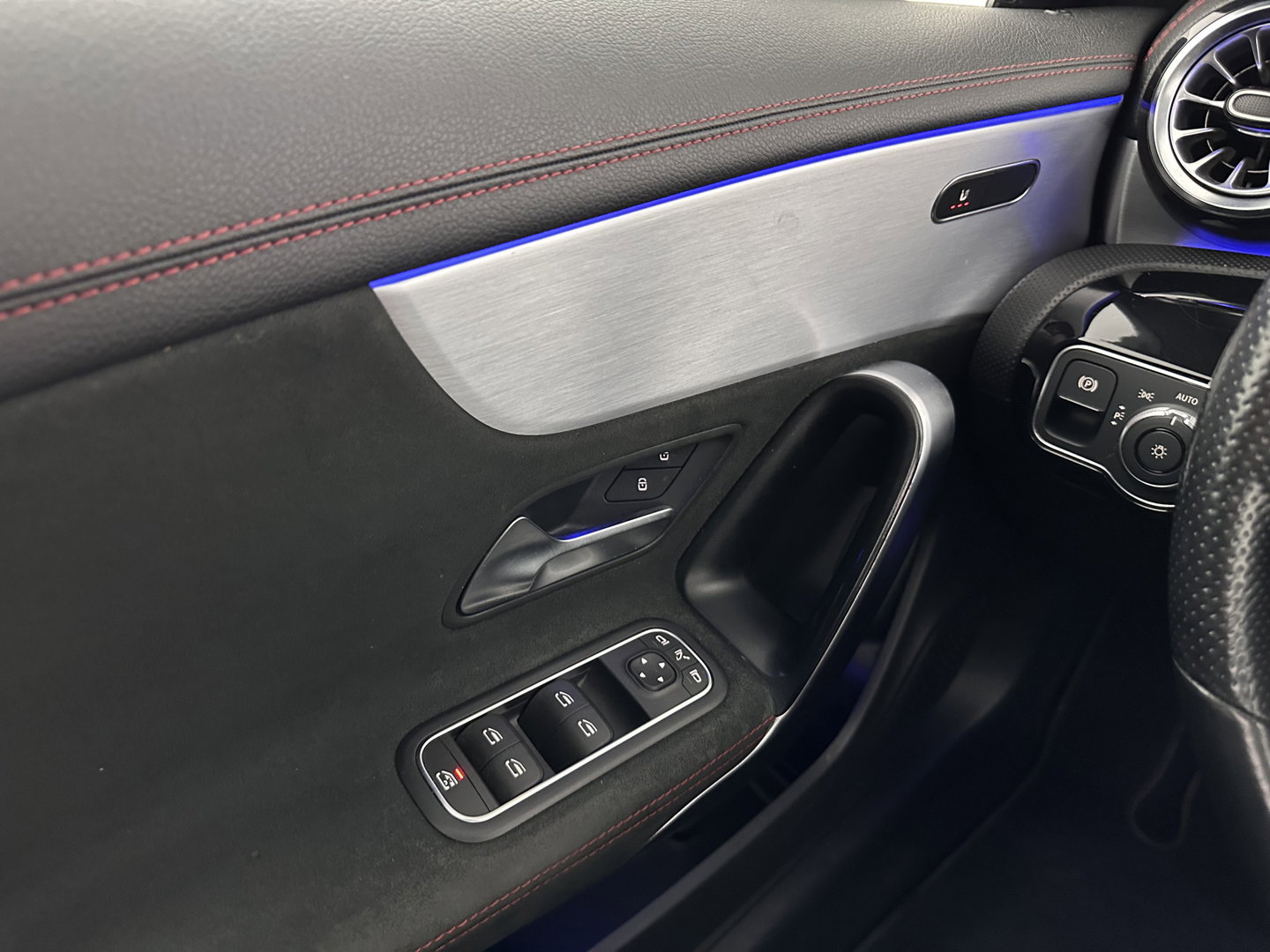 Mercedes-Benz CLA-Klasse 250 e Business Solution AMG Limited (Plug-in) (INCL-BTW) Aut. *PANO | ADAPTIVE-CRUISE | LEATHER-MICORFIBRE | MULTIBEAM-LED | BLINDSPOT | WIDESCREEN-COCKPIT | AMBIENTLIGHT | CAMERA | M-BUX-NAVI | ECC | SHIFTPADDLES | PDC | CRUISE | DAB |