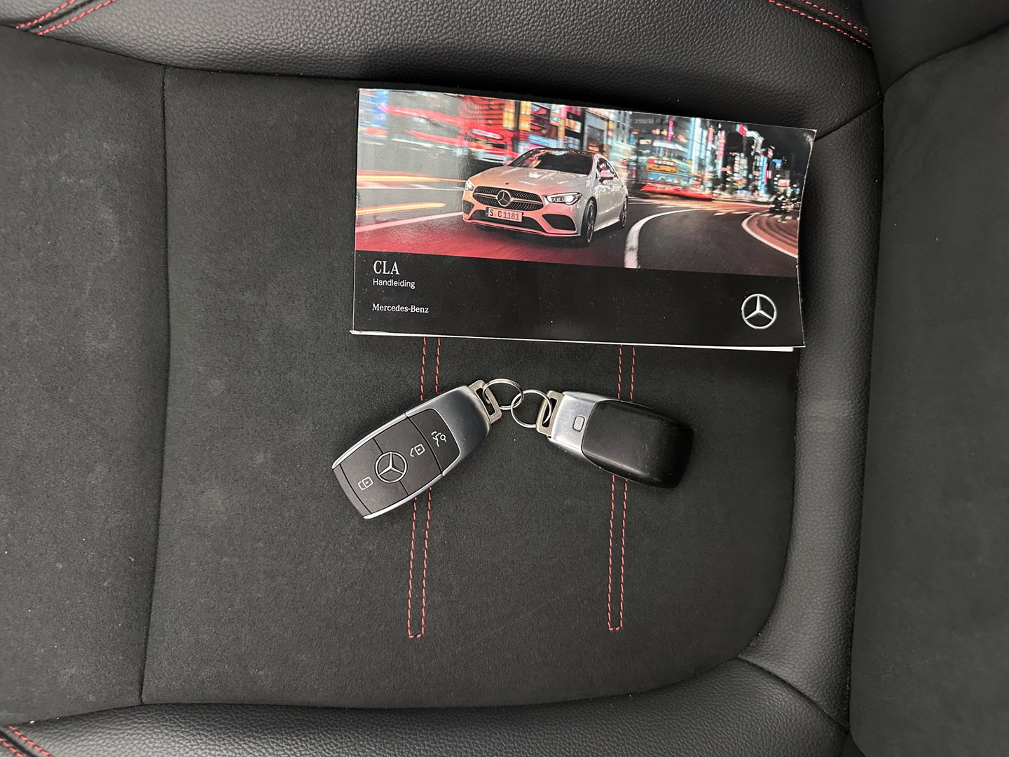 Mercedes-Benz CLA-Klasse 250 e Business Solution AMG Limited (Plug-in) (INCL-BTW) Aut. *PANO | ADAPTIVE-CRUISE | LEATHER-MICORFIBRE | MULTIBEAM-LED | BLINDSPOT | WIDESCREEN-COCKPIT | AMBIENTLIGHT | CAMERA | M-BUX-NAVI | ECC | SHIFTPADDLES | PDC | CRUISE | DAB |