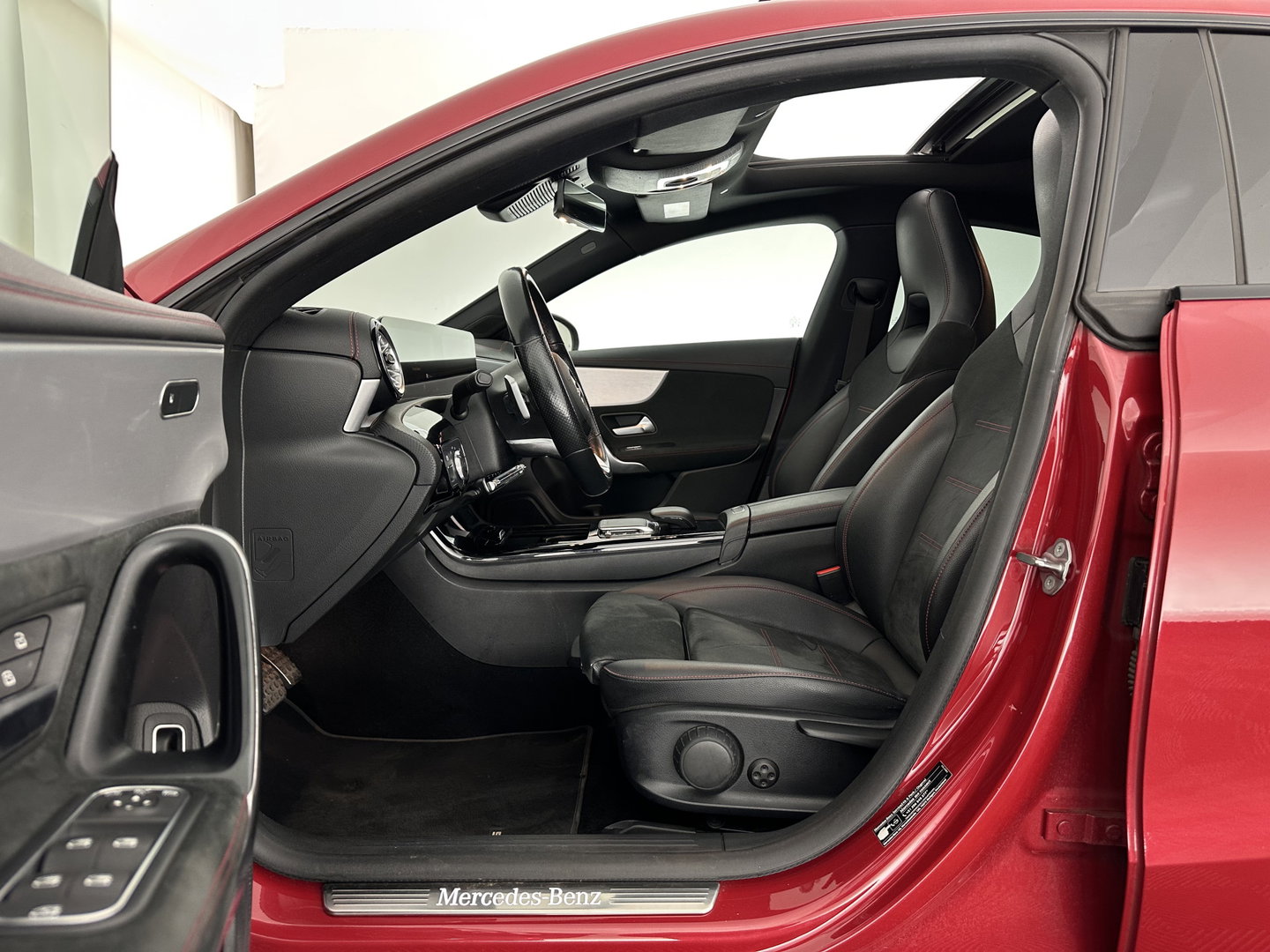 Mercedes-Benz CLA-Klasse 250 e Business Solution AMG Limited (Plug-in) (INCL-BTW) Aut. *PANO | ADAPTIVE-CRUISE | LEATHER-MICORFIBRE | MULTIBEAM-LED | BLINDSPOT | WIDESCREEN-COCKPIT | AMBIENTLIGHT | CAMERA | M-BUX-NAVI | ECC | SHIFTPADDLES | PDC | CRUISE | DAB |