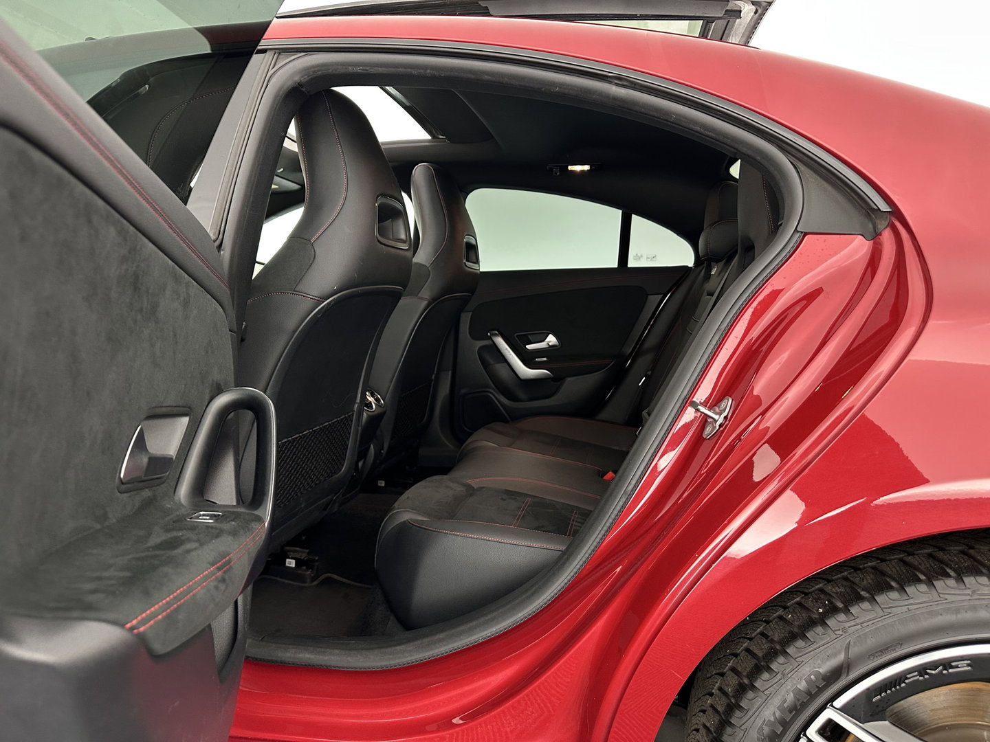 Mercedes-Benz CLA-Klasse 250 e Business Solution AMG Limited (Plug-in) (INCL-BTW) Aut. *PANO | ADAPTIVE-CRUISE | LEATHER-MICORFIBRE | MULTIBEAM-LED | BLINDSPOT | WIDESCREEN-COCKPIT | AMBIENTLIGHT | CAMERA | M-BUX-NAVI | ECC | SHIFTPADDLES | PDC | CRUISE | DAB |