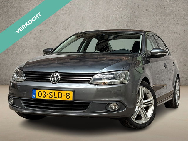 Volkswagen Jetta - 1.2 TSI Comfortline (SCHERM, CLIMATE, LM VELGEN, SPORTSTOELEN, CRUISE, TREKHAAK, NIEUWE APK, NIEUWSTAAT)