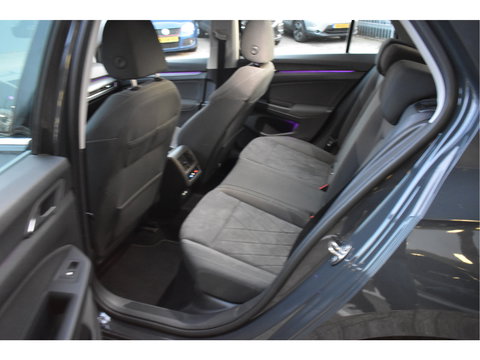 Volkswagen Golf 1.4 eHybrid Style, BOEKJES,NAP EN ONDERHOUDSHISTORIE