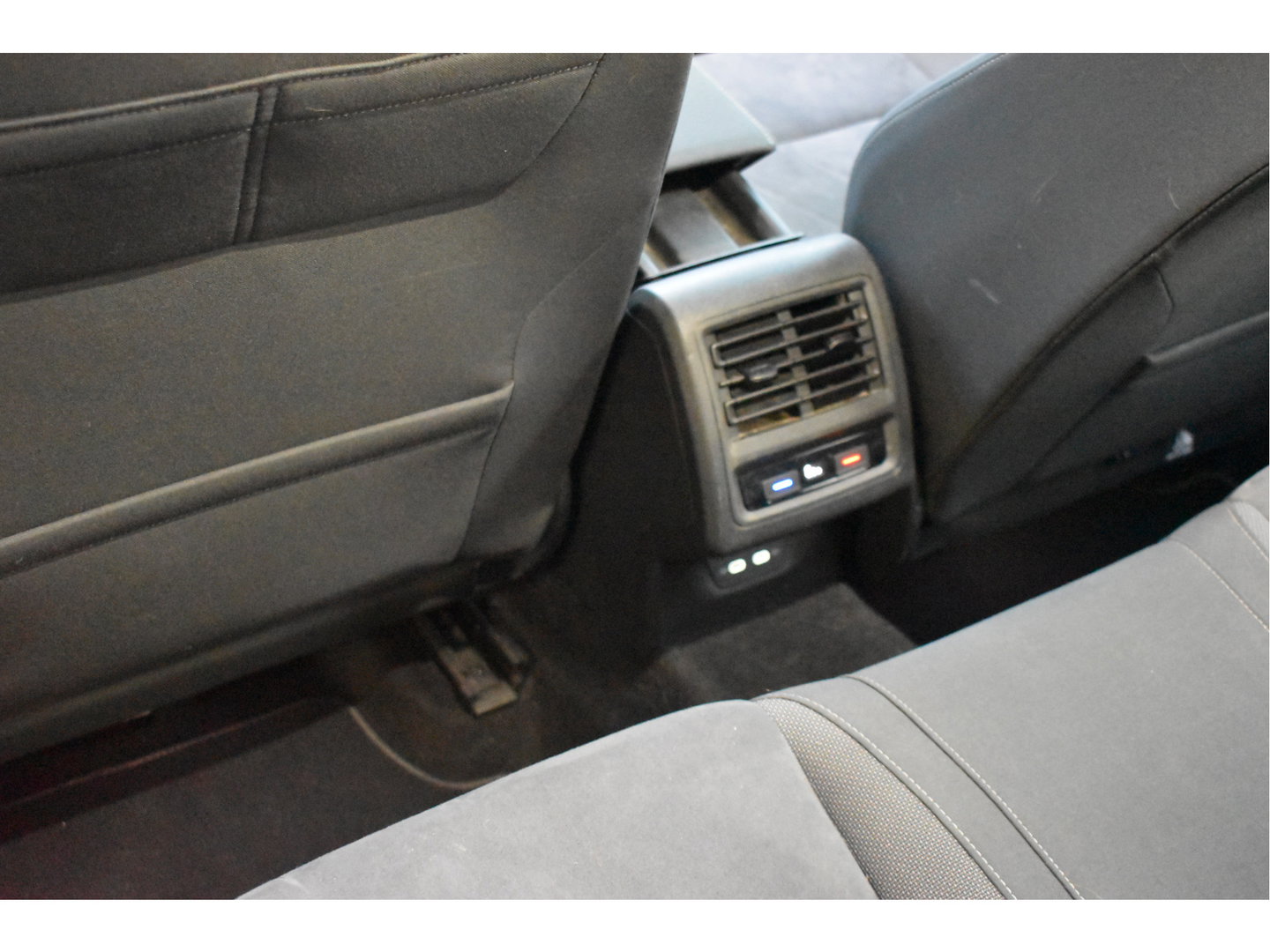 Volkswagen Golf 1.4 eHybrid Style, BOEKJES,NAP EN ONDERHOUDSHISTORIE