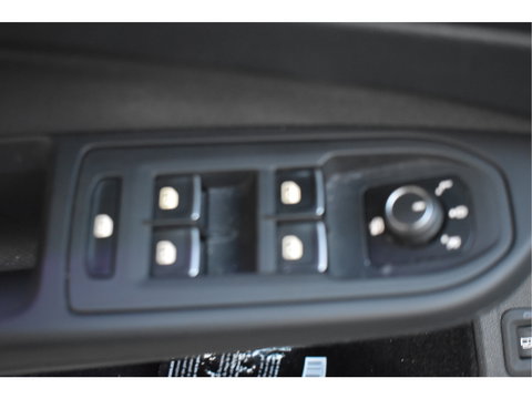 Volkswagen Golf 1.4 eHybrid Style, BOEKJES,NAP EN ONDERHOUDSHISTORIE