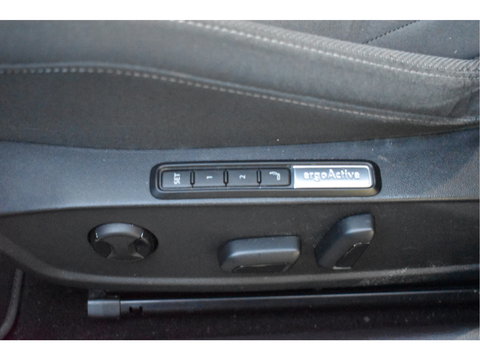 Volkswagen Golf 1.4 eHybrid Style, BOEKJES,NAP EN ONDERHOUDSHISTORIE