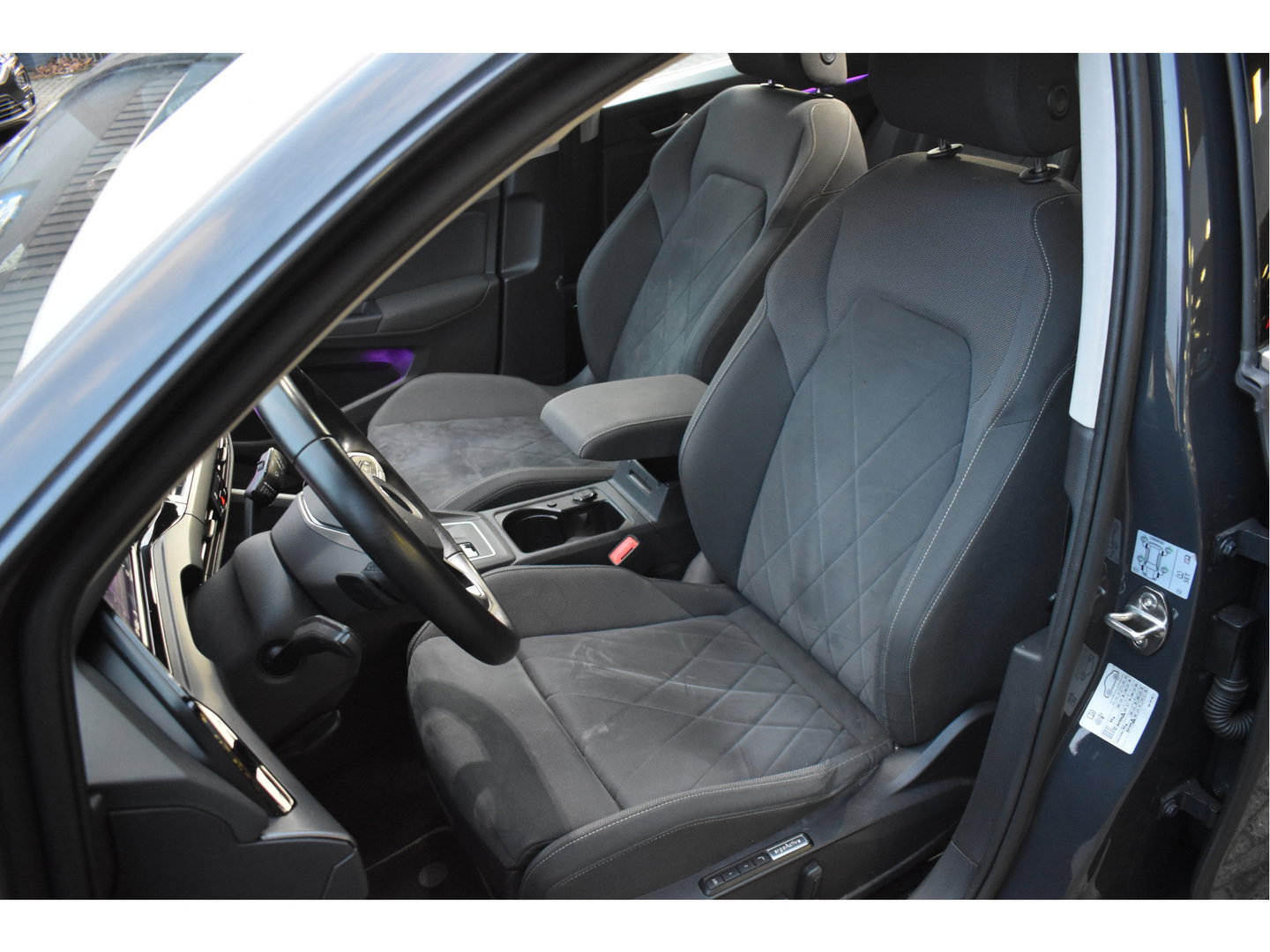 Volkswagen Golf 1.4 eHybrid Style, BOEKJES,NAP EN ONDERHOUDSHISTORIE