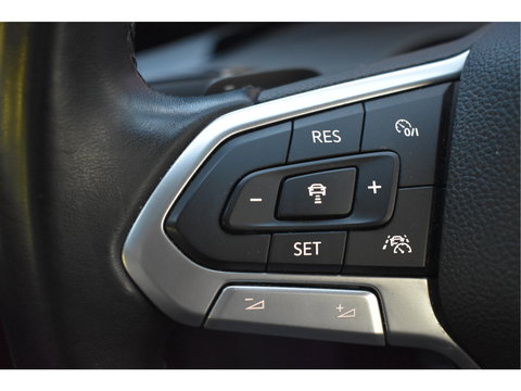 Volkswagen Golf 1.4 eHybrid Style, BOEKJES,NAP EN ONDERHOUDSHISTORIE