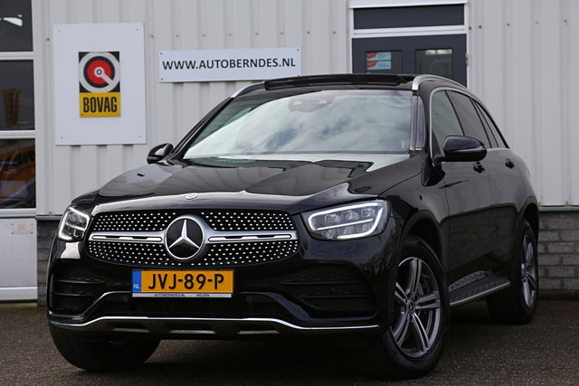 Mercedes-Benz GLC - 300e 4MATIC AMG Plug in hybride*Perfect MB Onderh.*1ste Eig.*Pano/Massage/ACC/Treeplanken/Memorie/LED/Diamond Grille/Sfeer/Standkachel/Stoelverw./Dodehoek/Rijstrook/Camera/VOL*