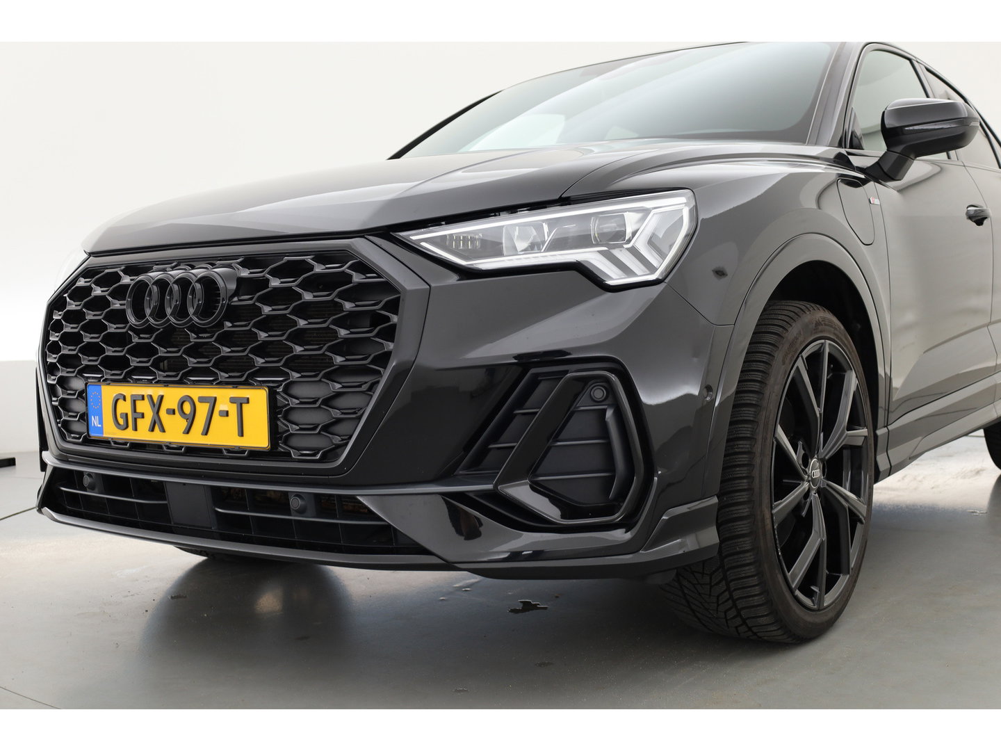 Audi Q3 Sportback 45 TFSI e S Edition | Leder | Camera | Adapt. Cruise | Apple CarPlay | 20'' | Sportstuur | Keyless