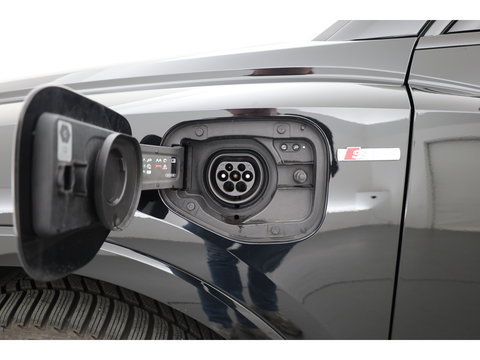 Audi Q3 Sportback 45 TFSI e S Edition | Leder | Camera | Adapt. Cruise | Apple CarPlay | 20'' | Sportstuur | Keyless