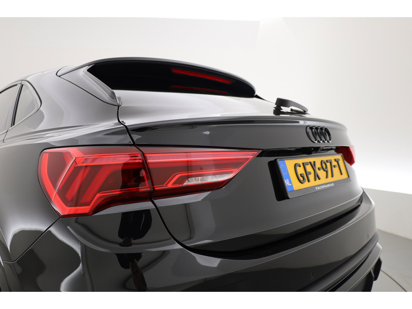 Audi Q3 Sportback 45 TFSI e S Edition | Leder | Camera | Adapt. Cruise | Apple CarPlay | 20'' | Sportstuur | Keyless