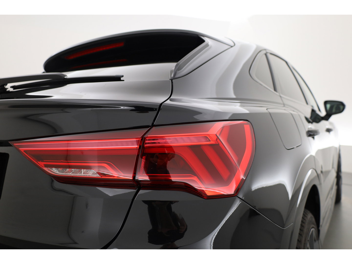 Audi Q3 Sportback 45 TFSI e S Edition | Leder | Camera | Adapt. Cruise | Apple CarPlay | 20'' | Sportstuur | Keyless