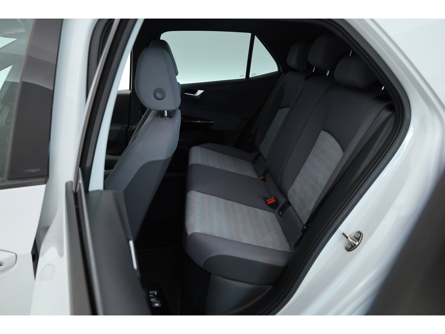 Volkswagen ID.3 Pro 58 kWh | SOH 92% | Adapt. Cruise | Afn. Trekhaak | Apple CarPlay | 19'' | Stoel- Stuurverw.