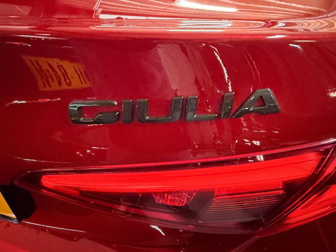 Alfa Romeo Giulia 2.0 T Veloce AWD