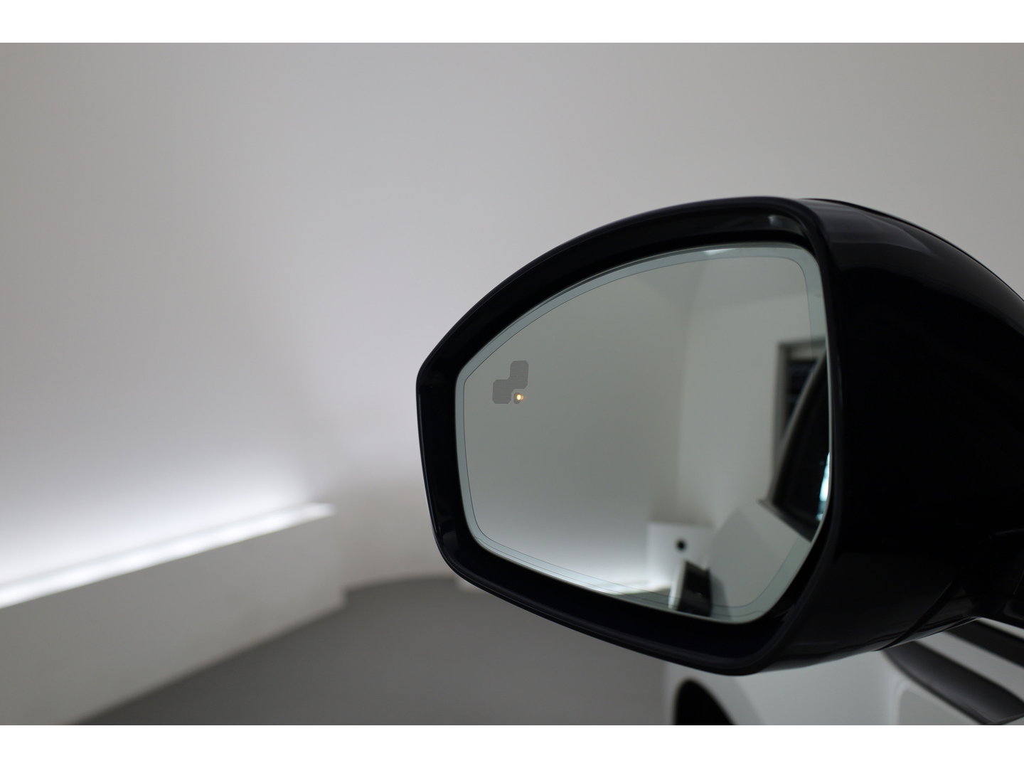 Land Rover Range Rover Evoque 1.5 P300e AWD S | Cruise Control | Memory | Leder | 360cam | Stoel- Stuurverw. | Dodehoek | Apple CarPlay