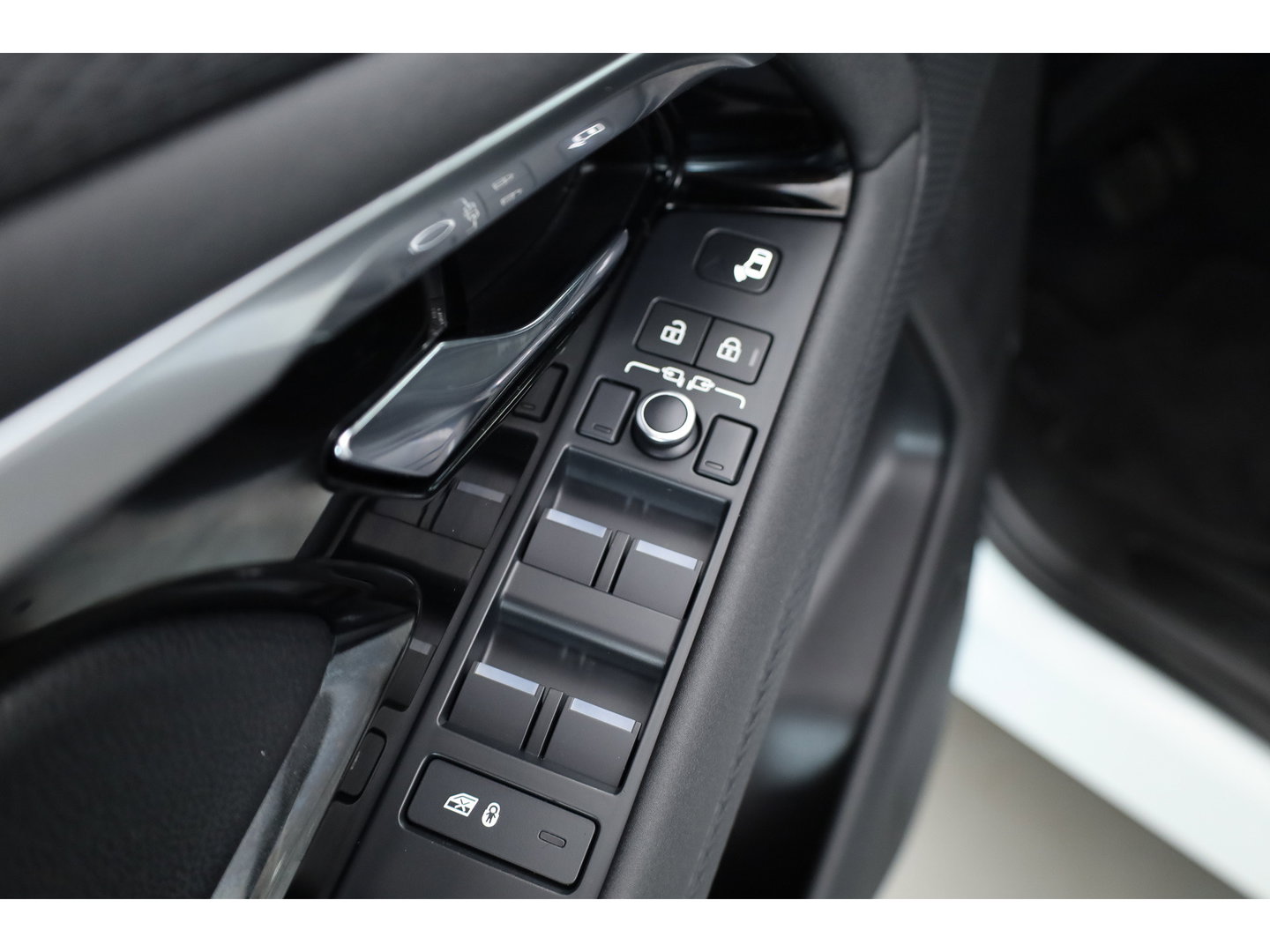 Land Rover Range Rover Evoque 1.5 P300e AWD S | Cruise Control | Memory | Leder | 360cam | Stoel- Stuurverw. | Dodehoek | Apple CarPlay