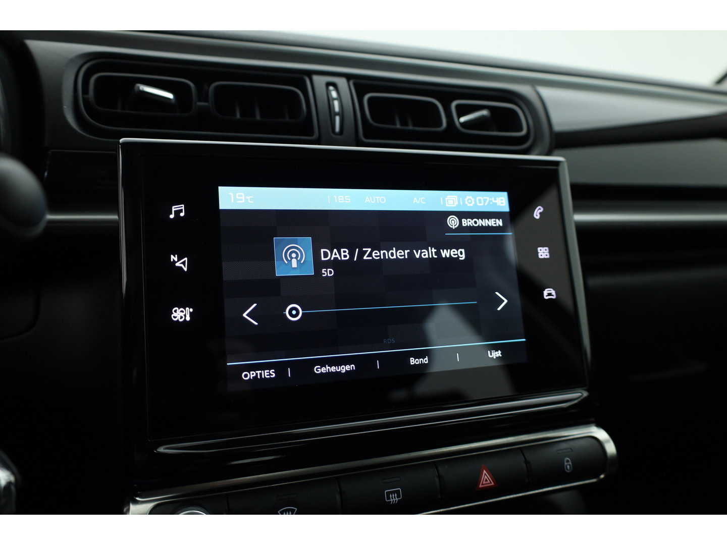 Citroën C3 1.2 PureTech Plus | Apple CarPlay | Navi | LED | Licht-/ Regensensor | DAB |