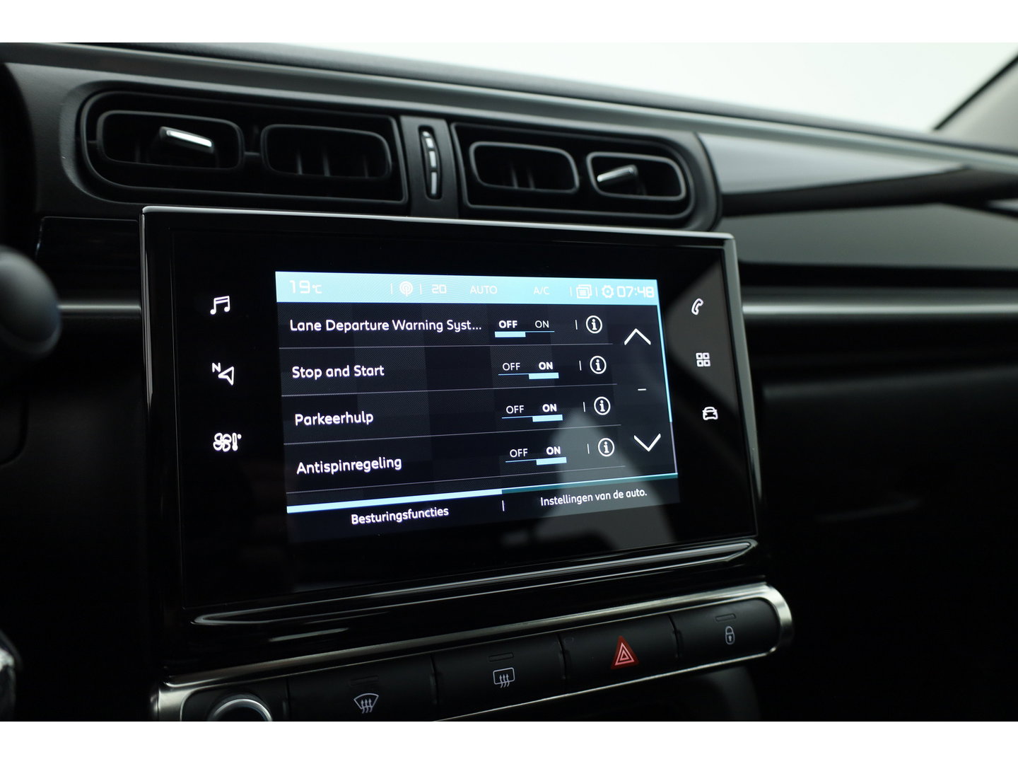 Citroën C3 1.2 PureTech Plus | Apple CarPlay | Navi | LED | Licht-/ Regensensor | DAB |
