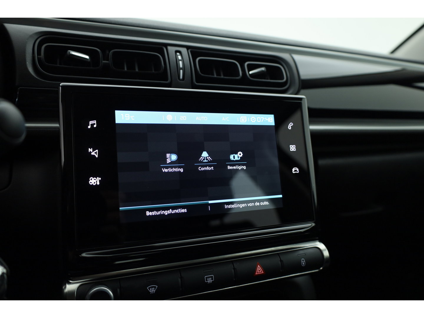 Citroën C3 1.2 PureTech Plus | Apple CarPlay | Navi | LED | Licht-/ Regensensor | DAB |