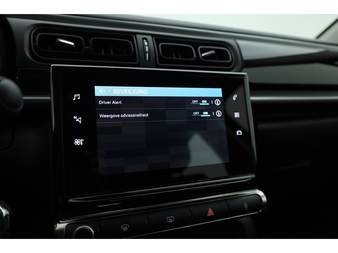 Citroën C3 1.2 PureTech Plus | Apple CarPlay | Navi | LED | Licht-/ Regensensor | DAB |