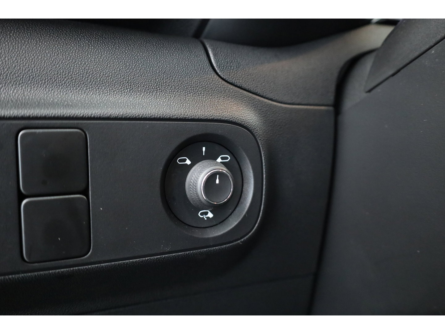 Citroën C3 1.2 PureTech Plus | Apple CarPlay | Navi | LED | Licht-/ Regensensor | DAB |