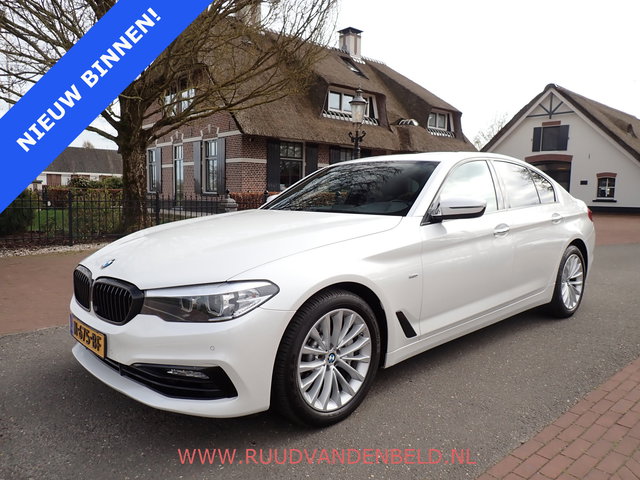 BMW 5 Serie - 530d xDrive Luxery Line SCHUIFDAK / CRUISE / CARPLAY / SPORTLEER / NAVI