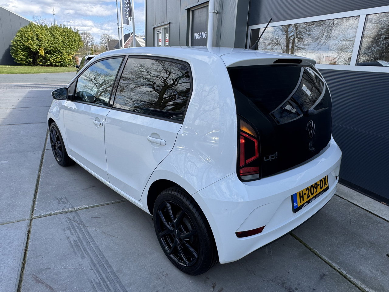 Volkswagen up!