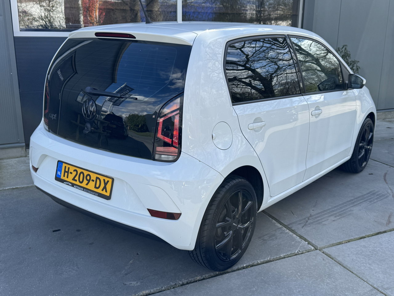 Volkswagen up!