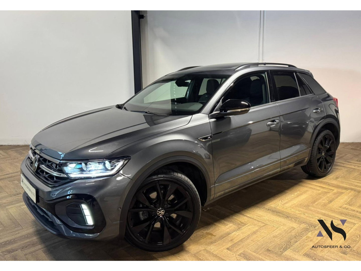 Volkswagen T-Roc 1.5 TSI R-Line PANO KEYLESS CAM