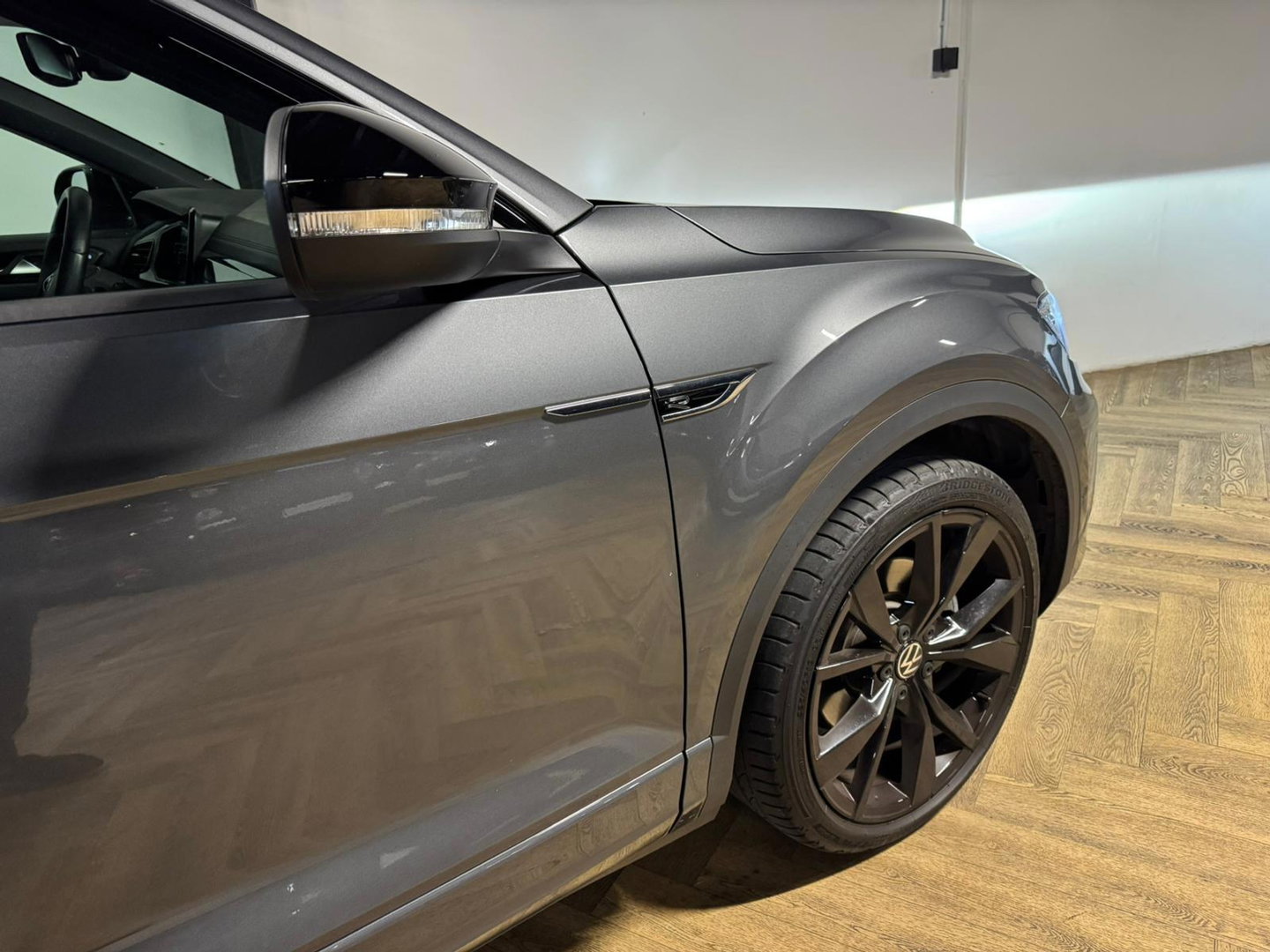 Volkswagen T-Roc 1.5 TSI R-Line PANO KEYLESS CAM