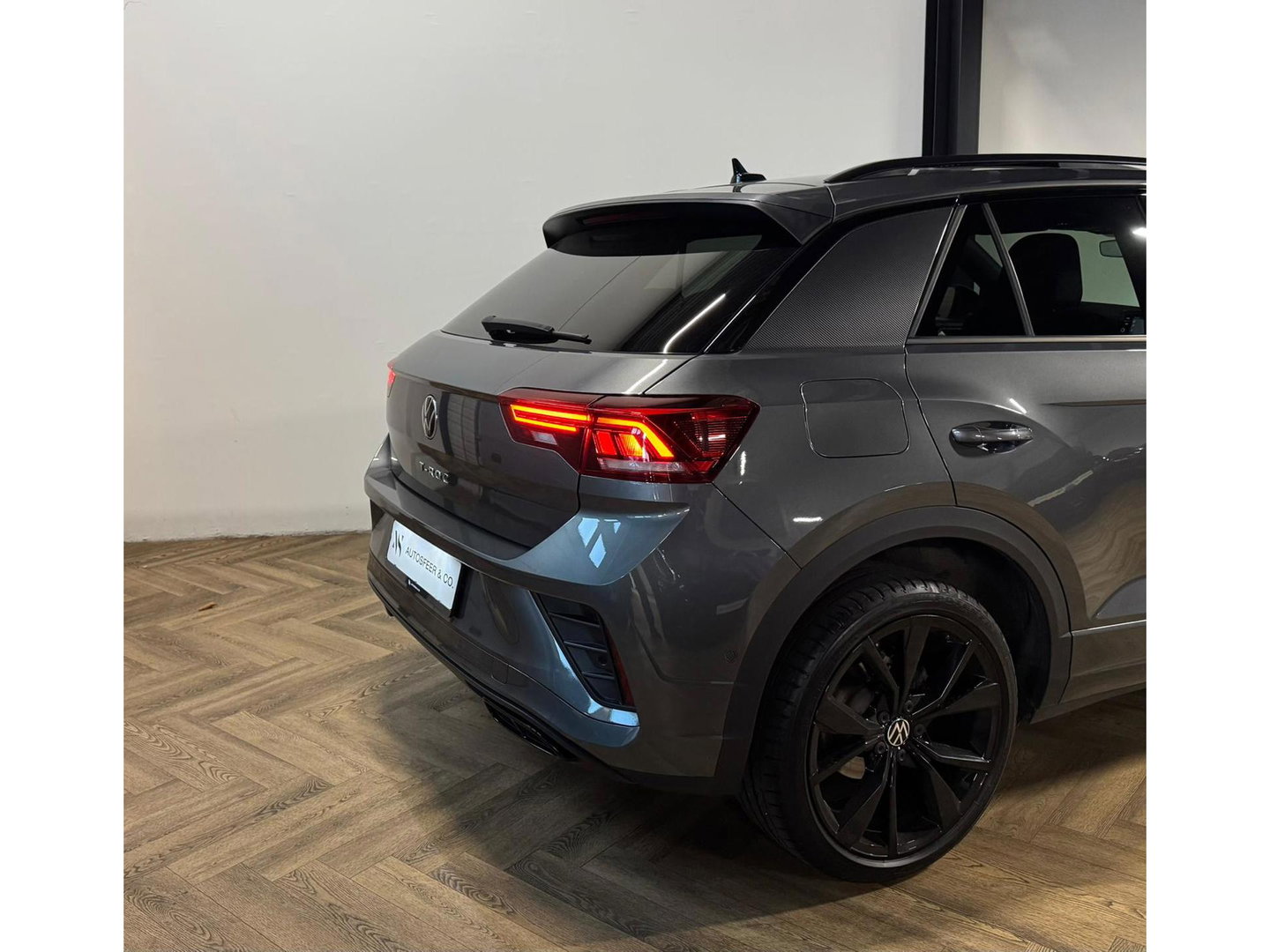 Volkswagen T-Roc 1.5 TSI R-Line PANO KEYLESS CAM