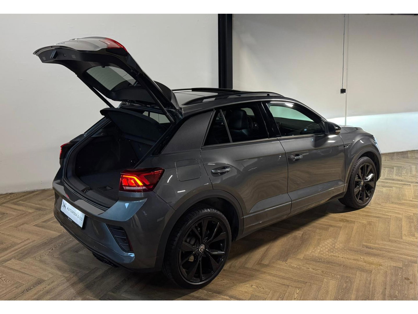 Volkswagen T-Roc 1.5 TSI R-Line PANO KEYLESS CAM