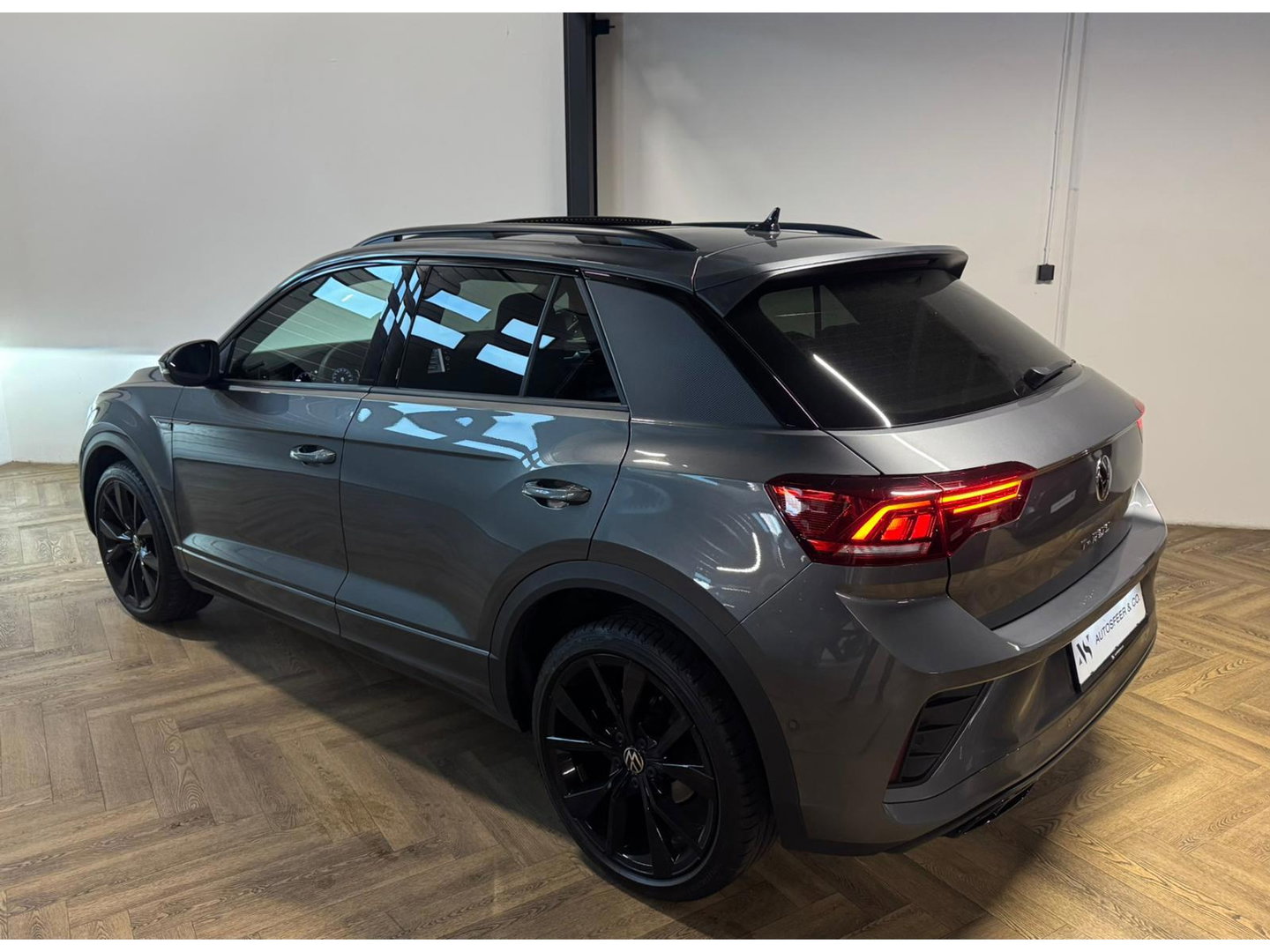 Volkswagen T-Roc 1.5 TSI R-Line PANO KEYLESS CAM