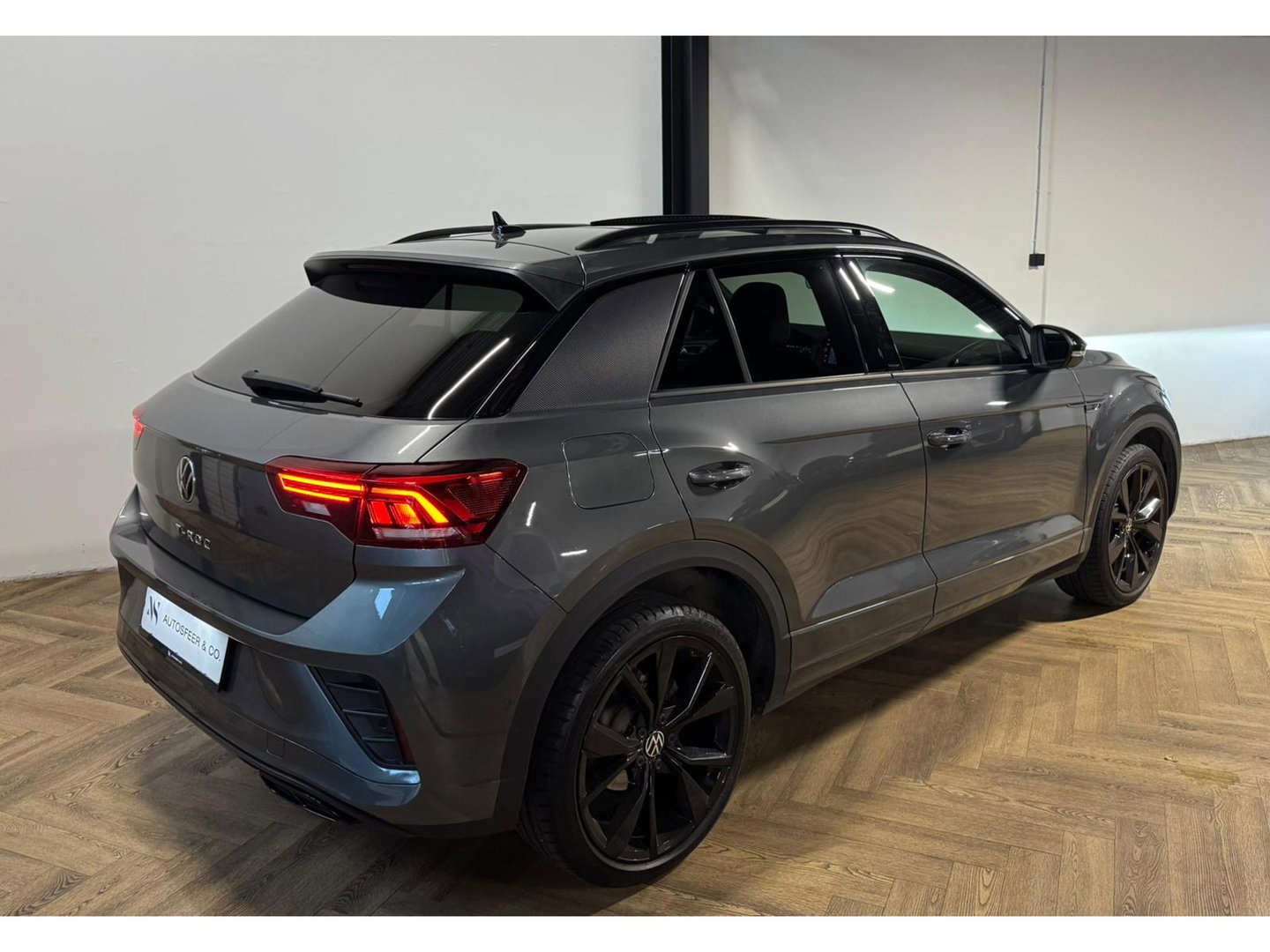 Volkswagen T-Roc 1.5 TSI R-Line PANO KEYLESS CAM