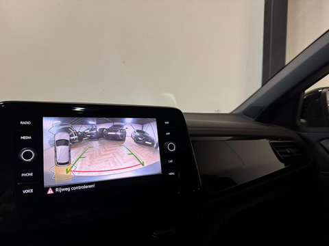 Volkswagen T-Roc 1.5 TSI R-Line PANO KEYLESS CAM