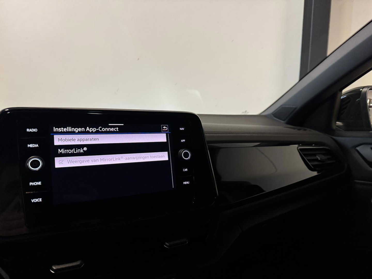 Volkswagen T-Roc 1.5 TSI R-Line PANO KEYLESS CAM