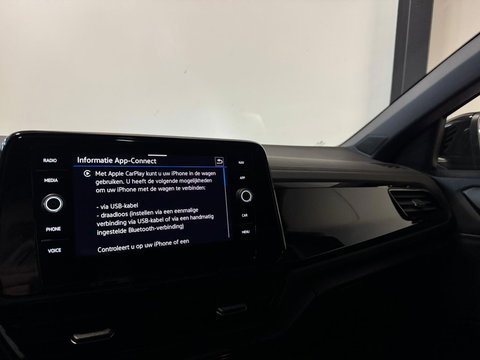 Volkswagen T-Roc 1.5 TSI R-Line PANO KEYLESS CAM