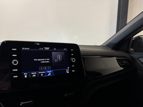 Volkswagen T-Roc 1.5 TSI R-Line PANO KEYLESS CAM