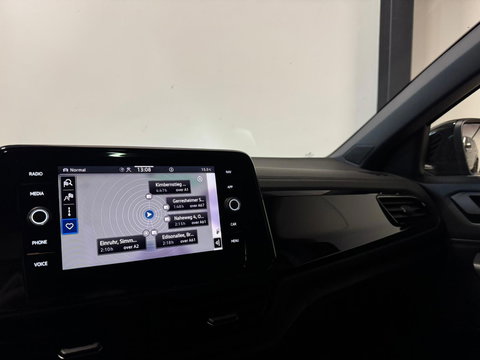 Volkswagen T-Roc 1.5 TSI R-Line PANO KEYLESS CAM