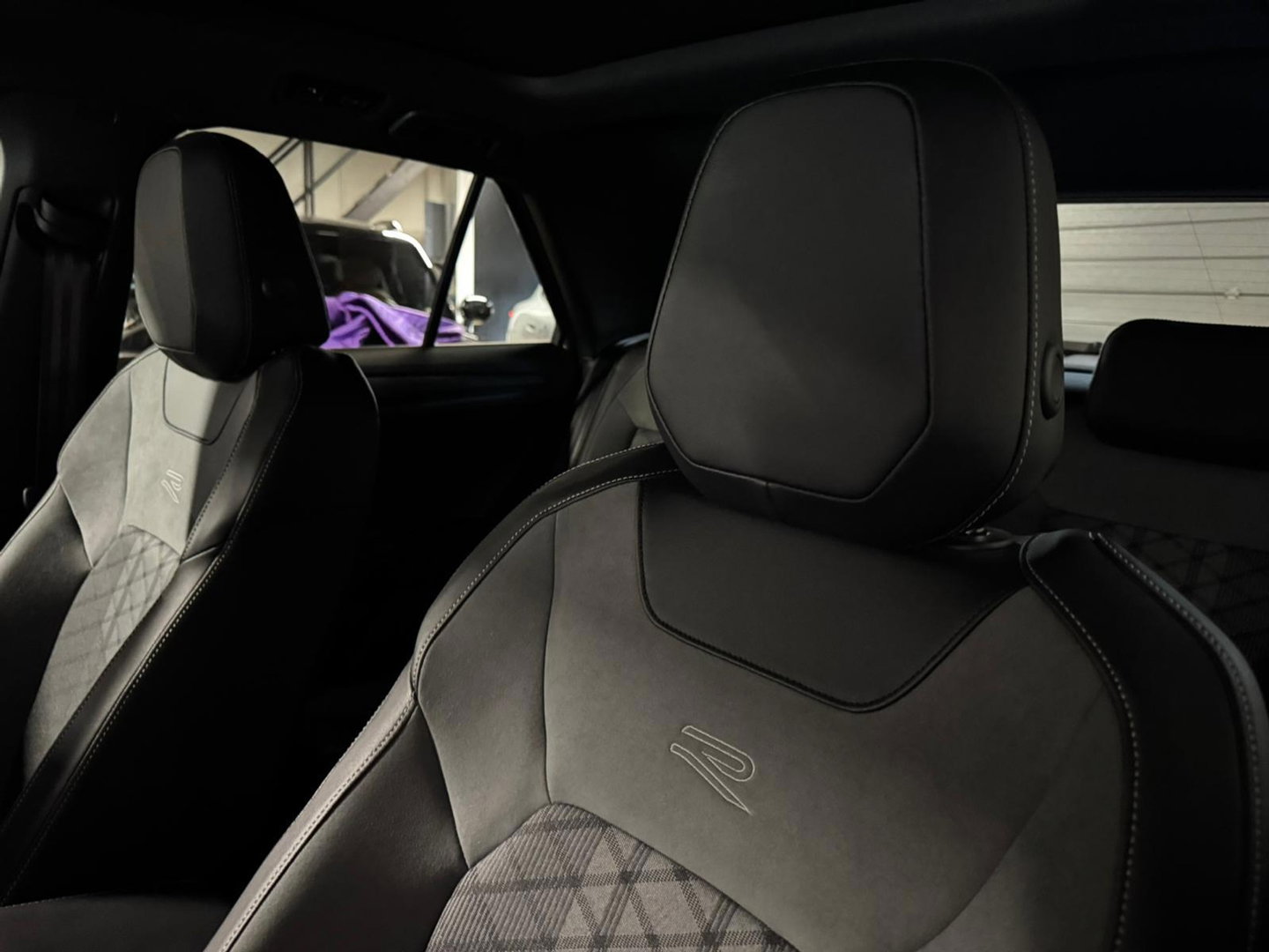 Volkswagen T-Roc 1.5 TSI R-Line PANO KEYLESS CAM