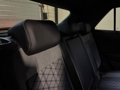 Volkswagen T-Roc 1.5 TSI R-Line PANO KEYLESS CAM